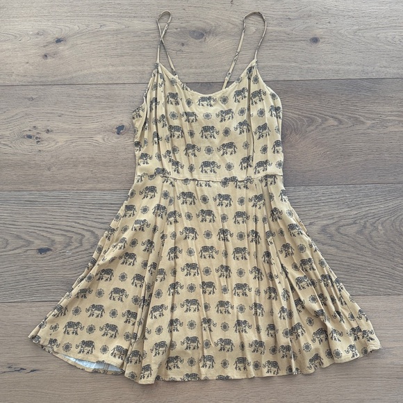 Forever 21 Dresses & Skirts - Forever 21 Mustard Yellow Elephant Print Mini Dress M Lace Up Back